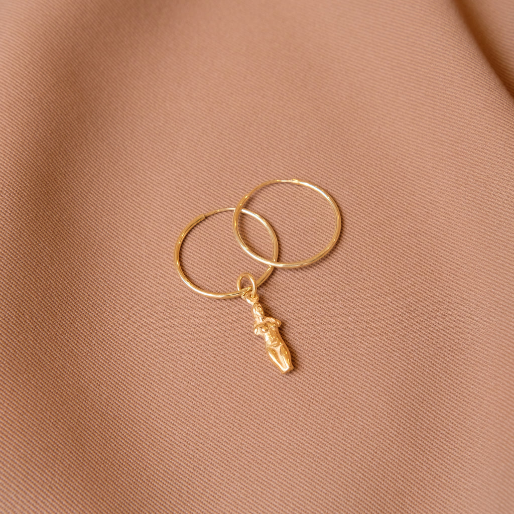 Hoop Earrings with Aphrodite Pendant - Gold-Plated Silver - Sister the brand