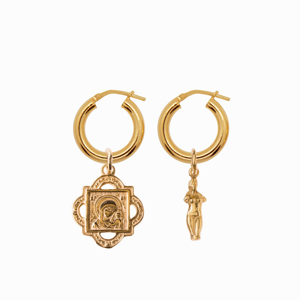Chunky Hoop Earrings with Aphrodite and Quatrefoil Pendant - Gold-Plated Silver - Sister the brand