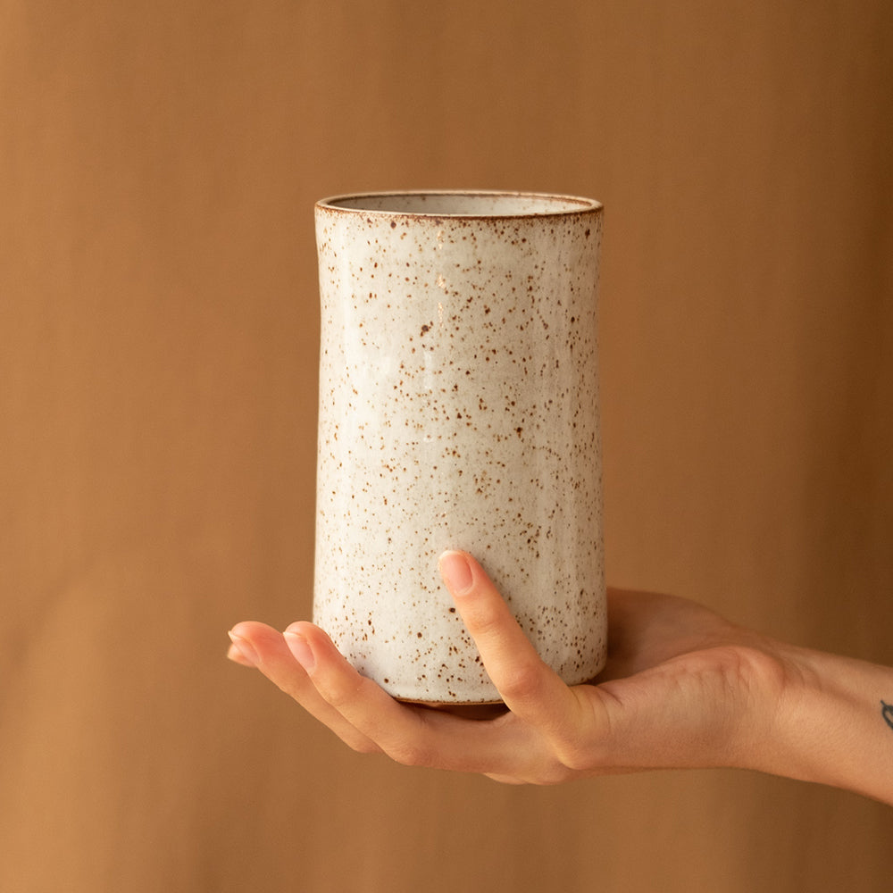 White ceramic 'Kilindro' vase - Sister the brand