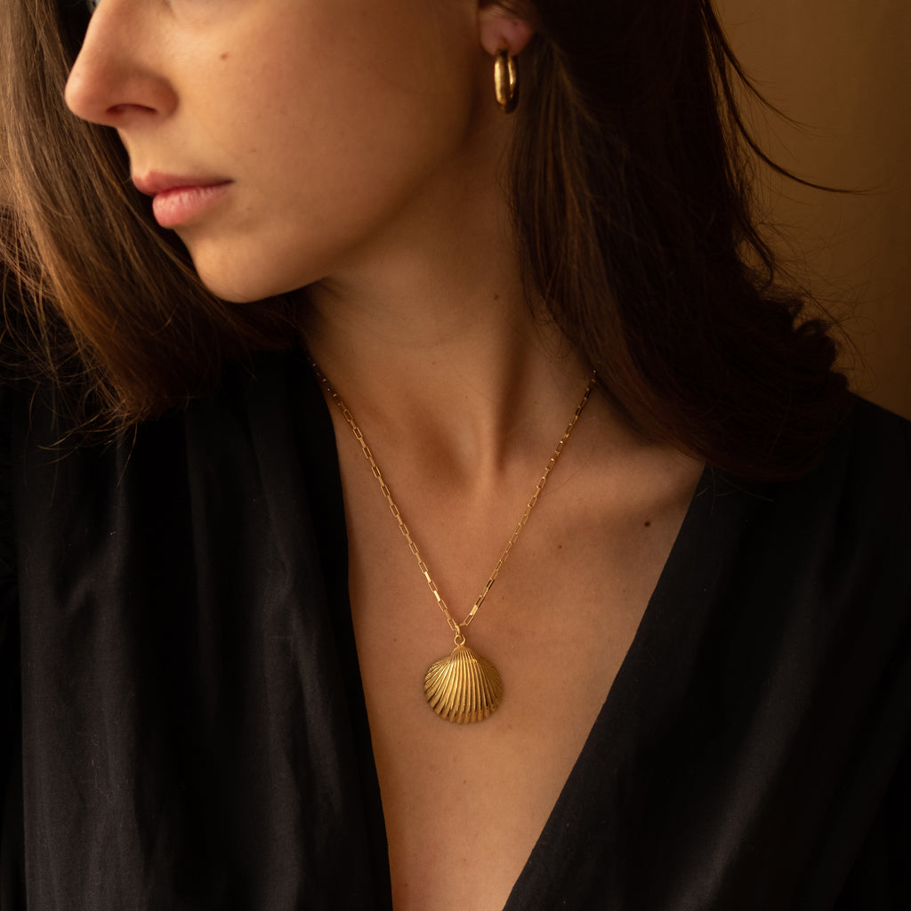 Large Shell Pendant - Gold-Plated Silver - Sister the brand