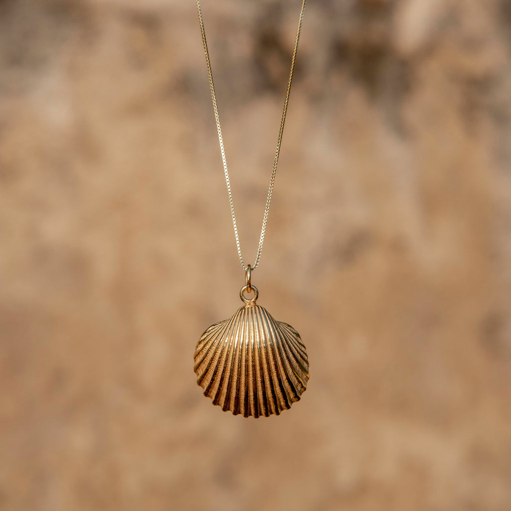Large Shell Pendant - Gold-Plated Silver - Sister the brand