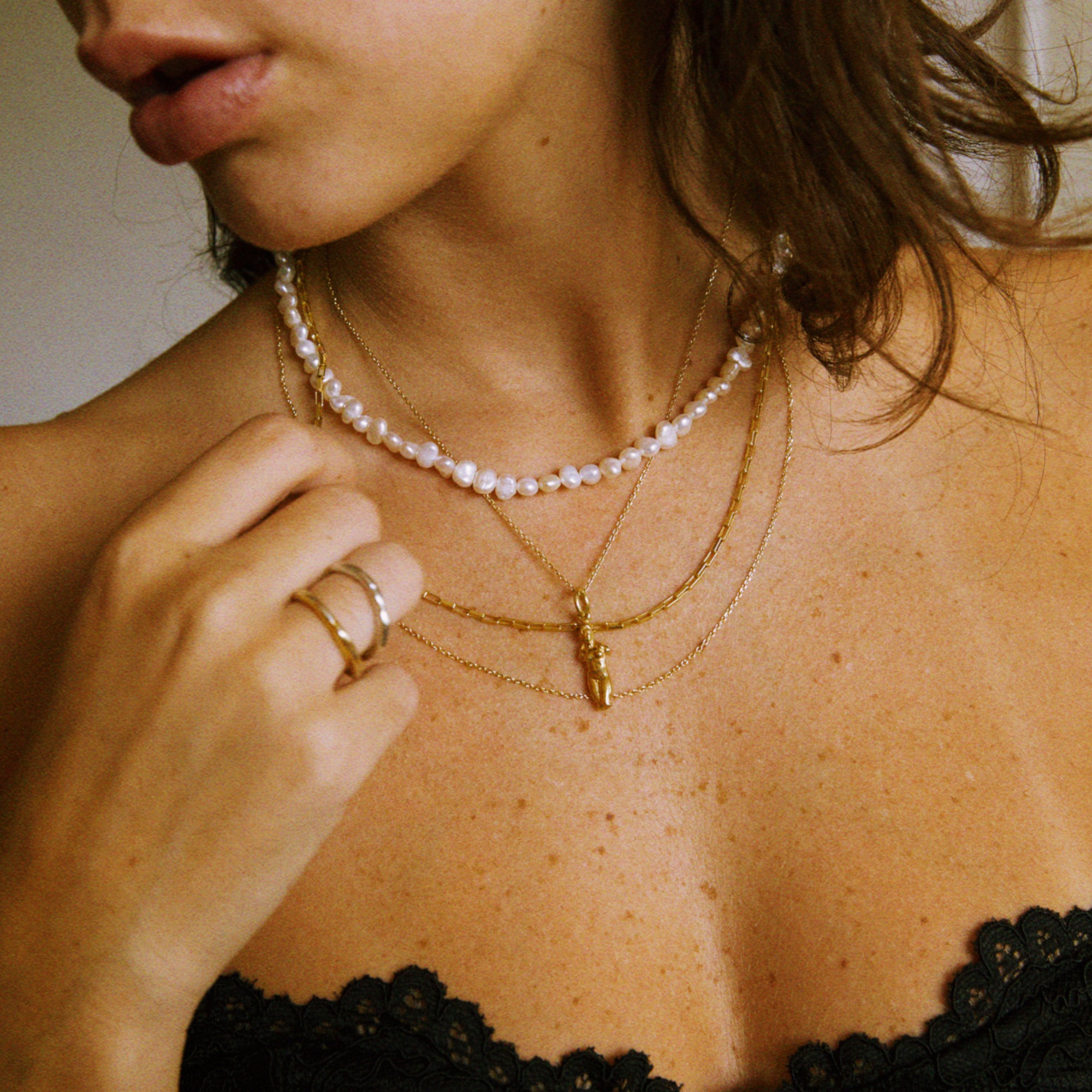 Aphrodite Pendant & Necklace - Gold-Plated Silver - Large