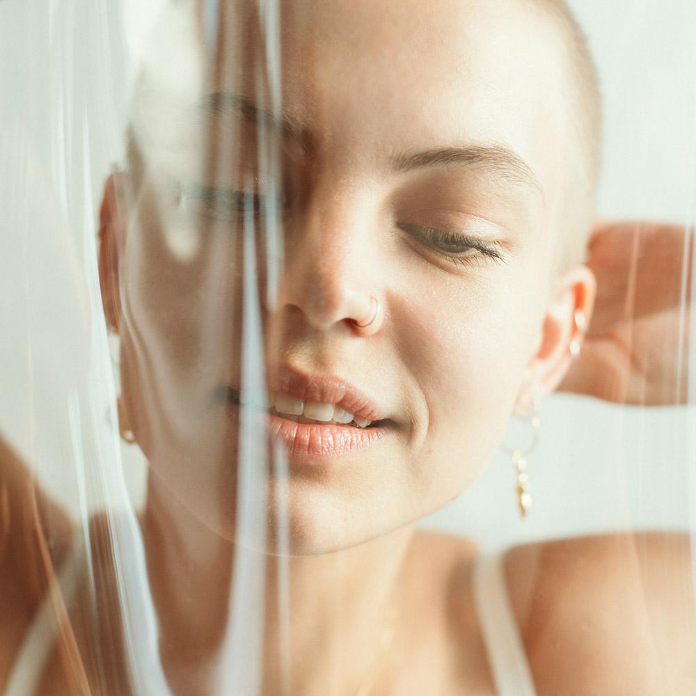 Gold-Plated Silver Hoop earrings with Aphrodite Pendant - Sister the brand