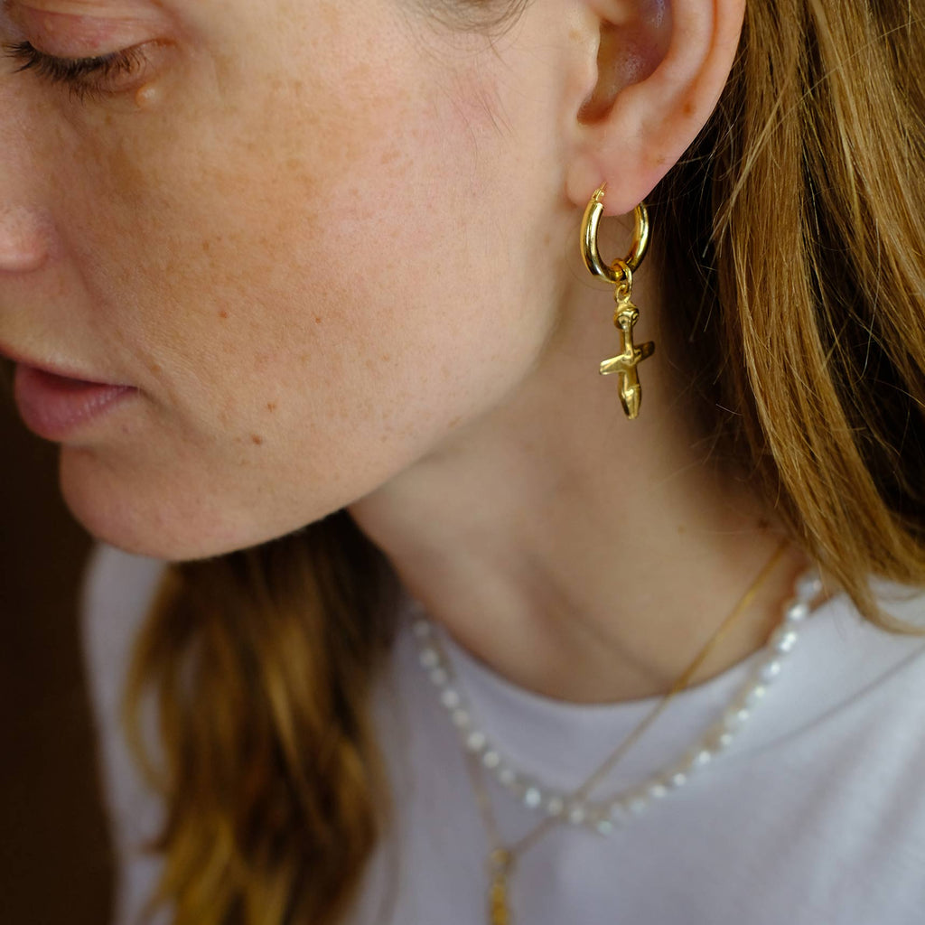 Chunky Hoop Earrings with Aphrodite and Fertility Pendant - Gold-Plated Silver - Sister the brand