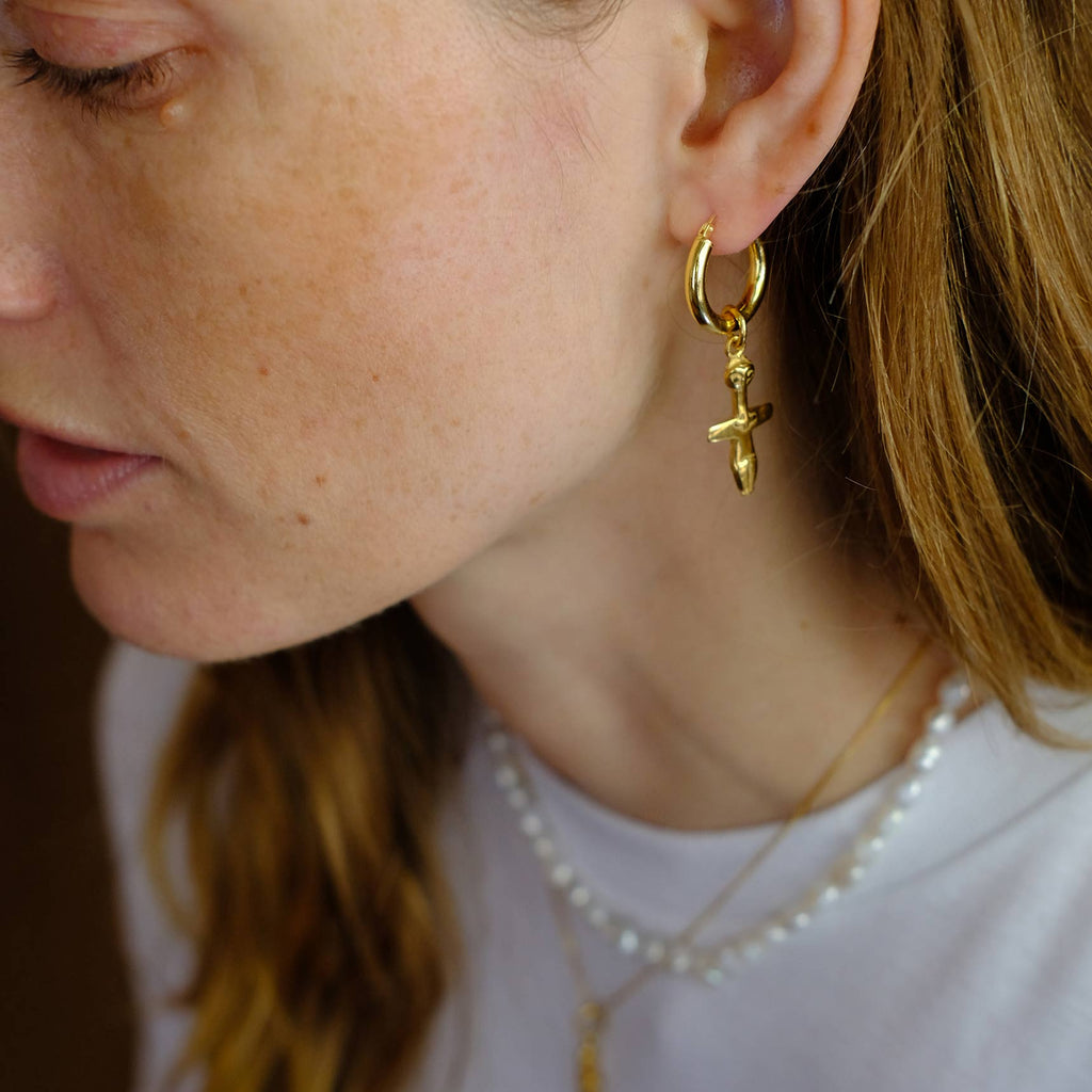 Chunky Hoop Earrings with Fertility and Quatrefoil Pendant - Gold-Plated Silver - Sister the brand